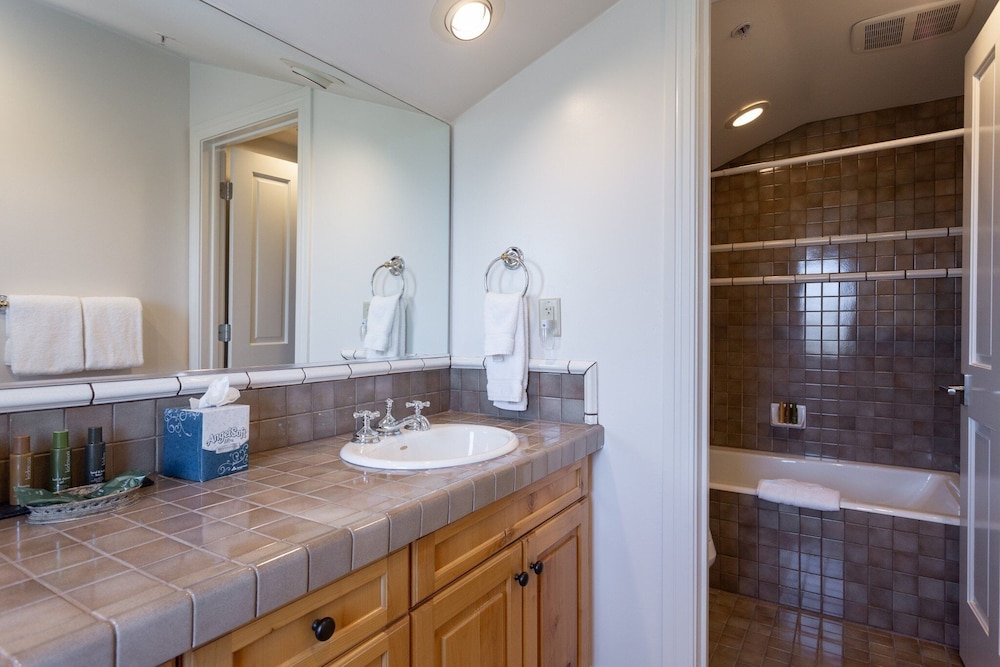 Trail's End Lodge at Deer Valley Resort - Three Bedroom Residence with Spa #506 3 Condo
