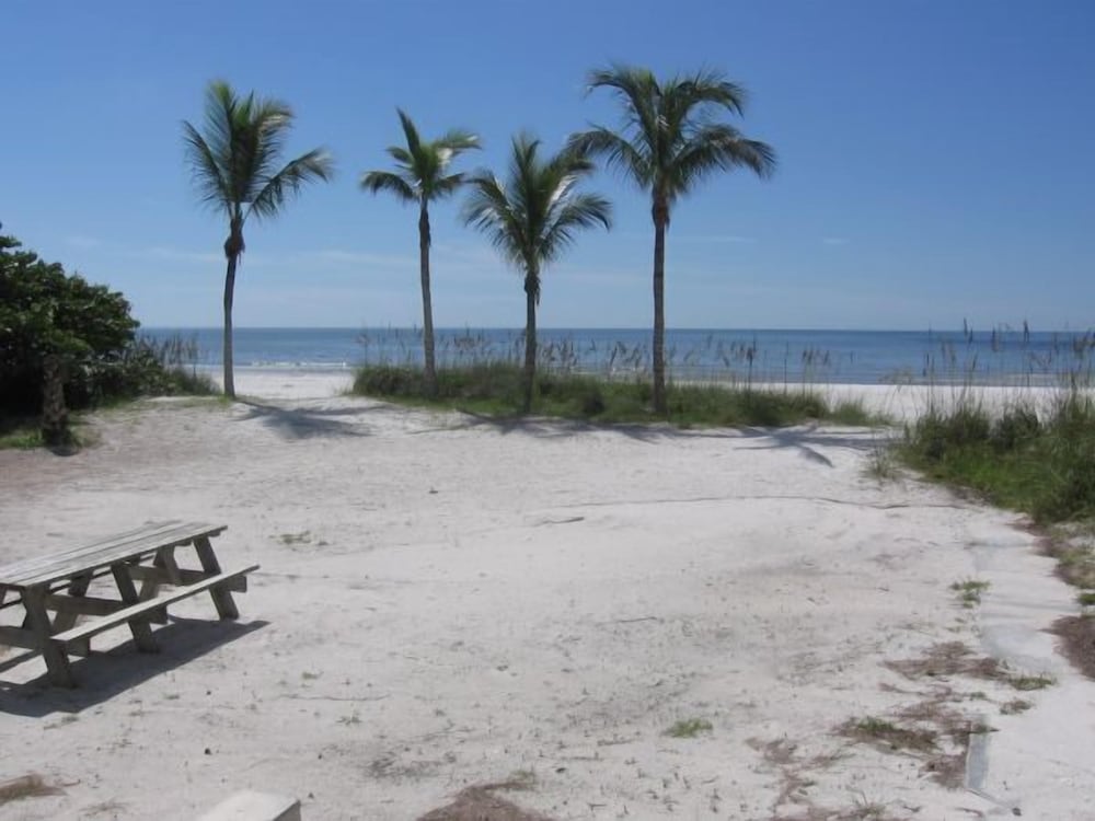 Red Coconut RV Park