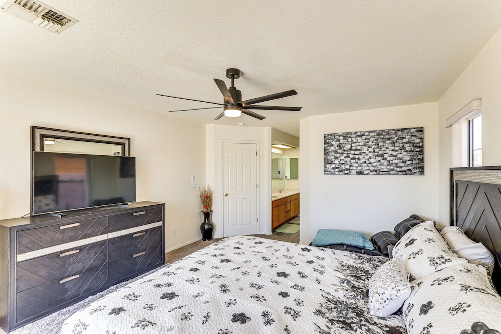 Pool, Games & Patio Bar! Epic Bullhead City Oasis