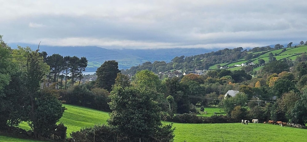 Mountain View Retreat in Rostrevor With hot Tub