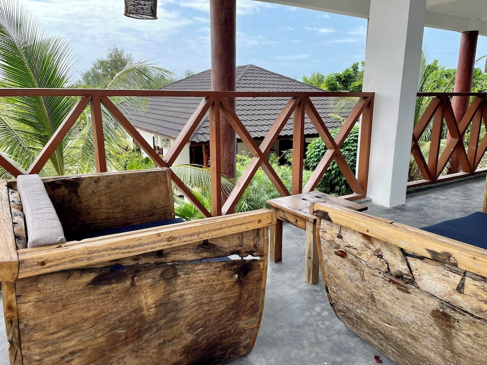 Baobab Bungalows