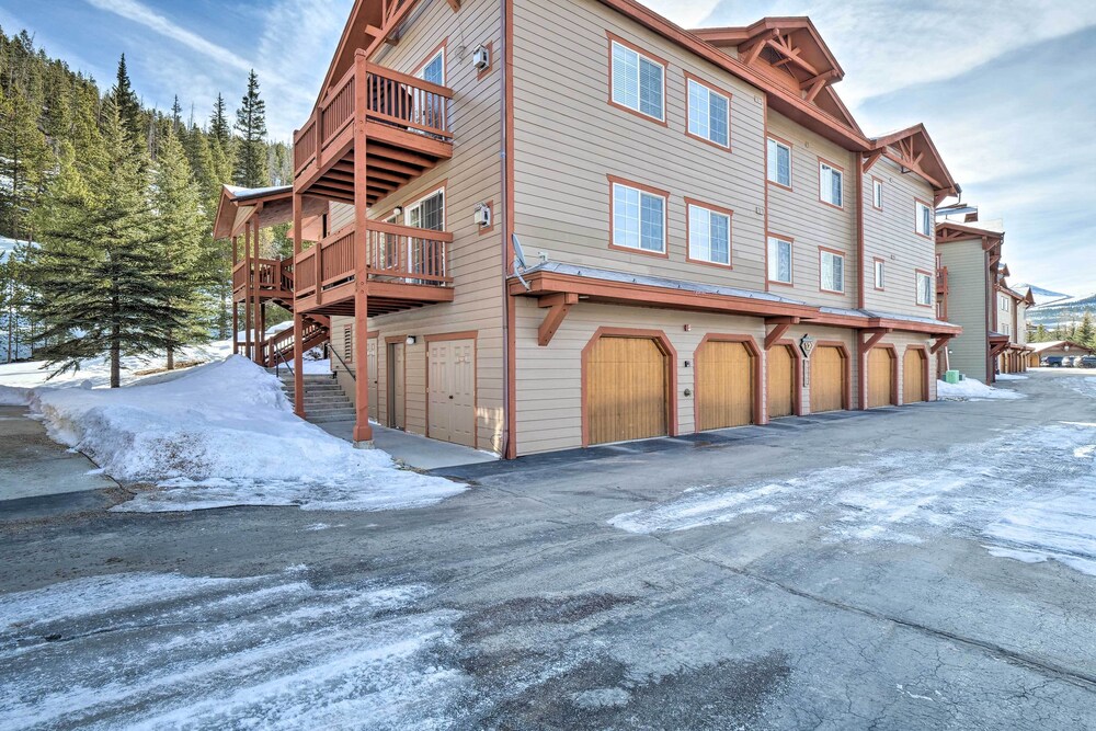 Balcony & Hot Tub Access: Modern Breck Escape! view 3