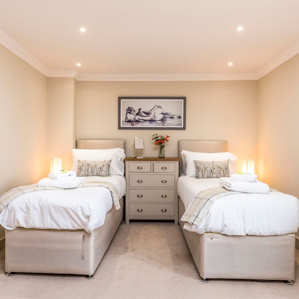 Stylish 3 Bed With Double Carport