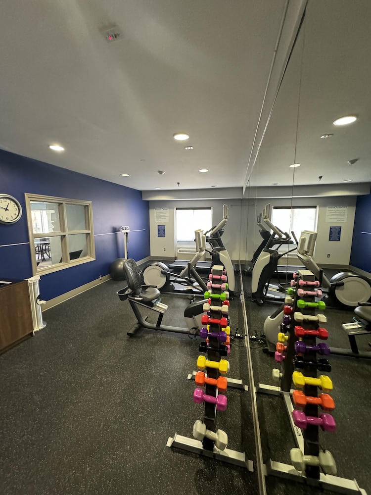 Cullman Vacations - Holiday Inn Express Hotel  Suites Cullman, an IHG Hotel - Property Image 2