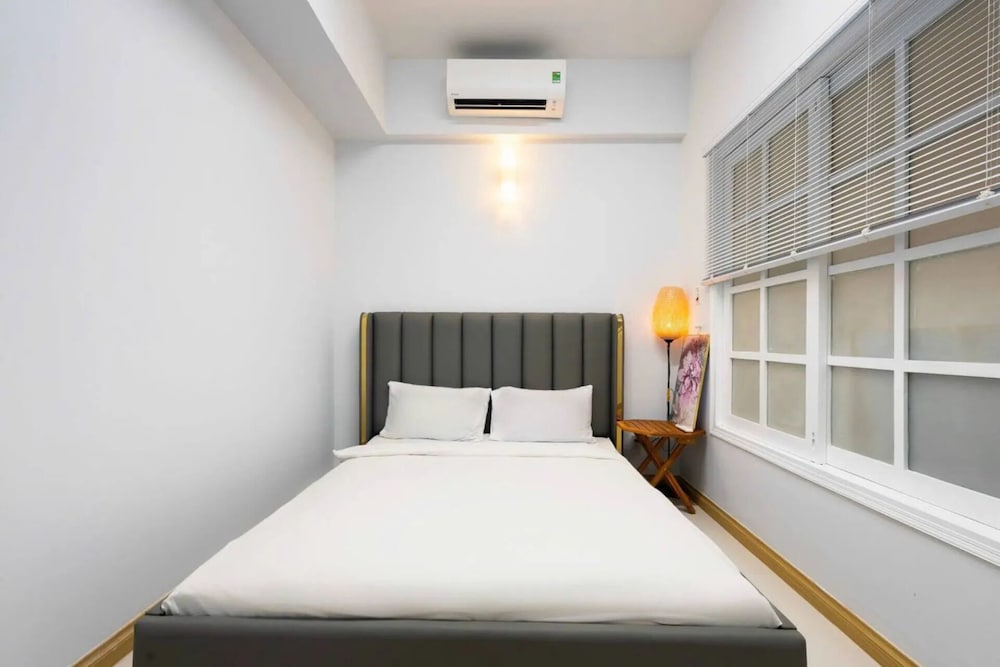 Salute de Sailing Tower Luxury Apartment