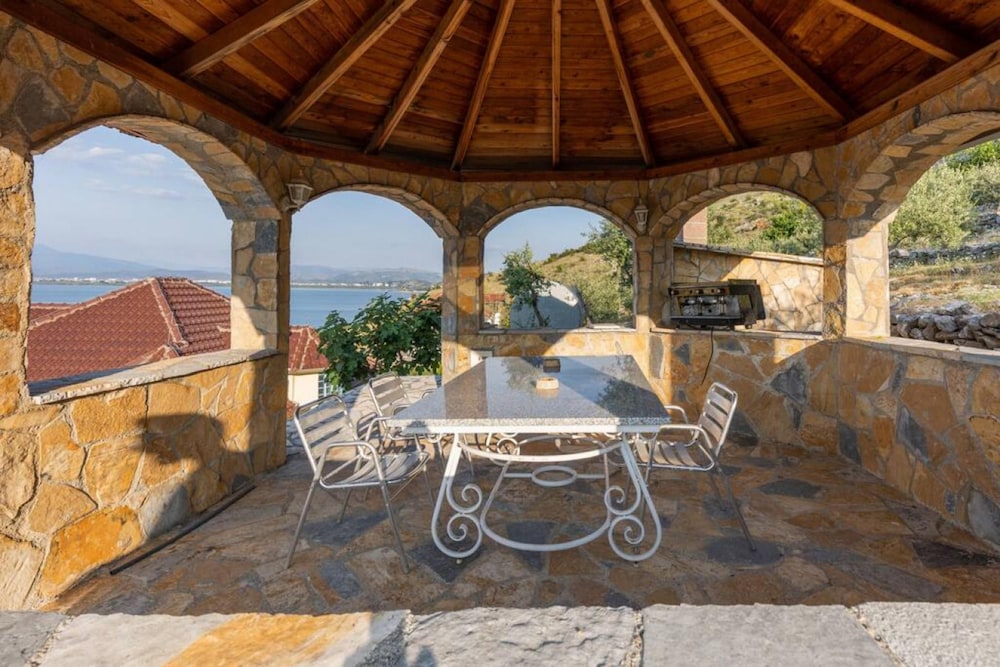 The Lake House 1 in Shkod r