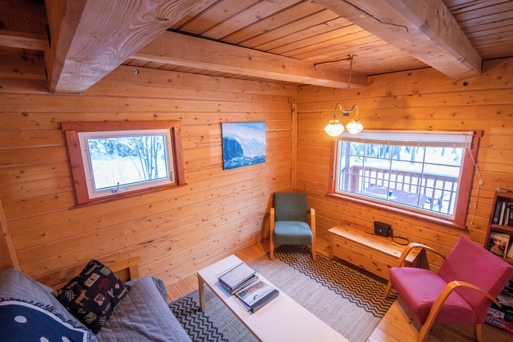 Little Atlin Lodge