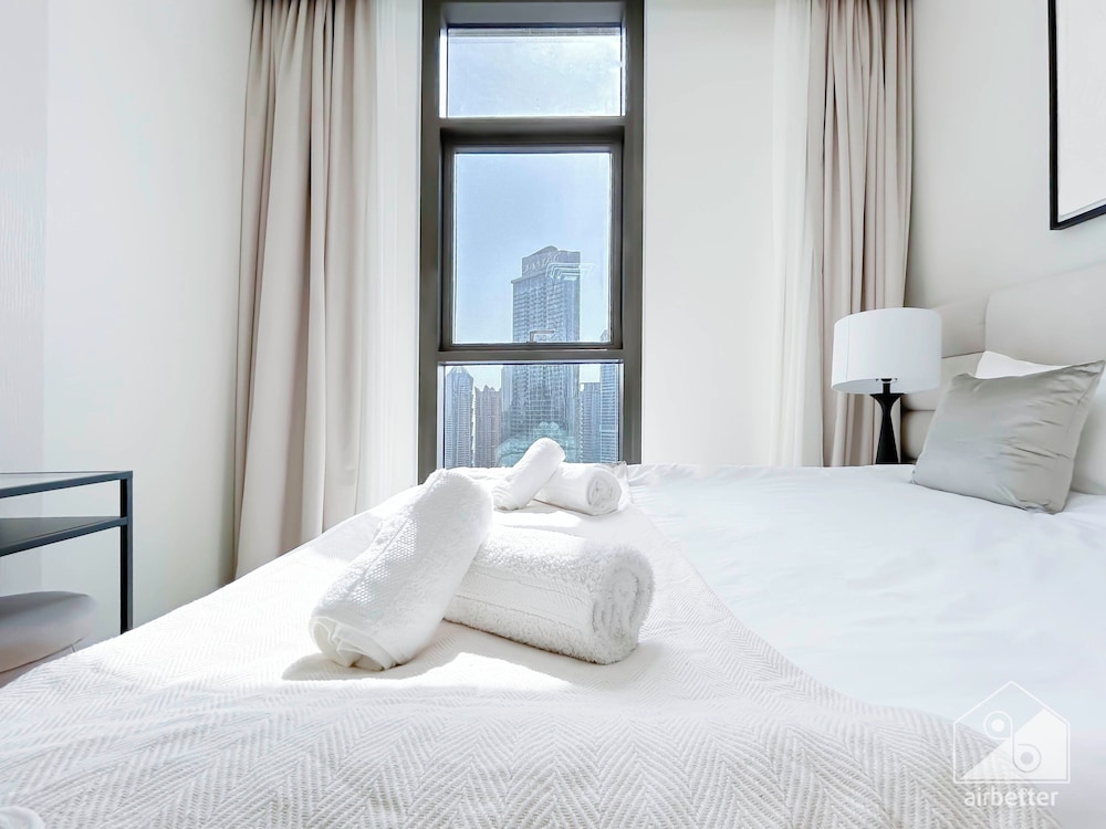 Luxurious 2B Apartment at Burj Crown Downtown