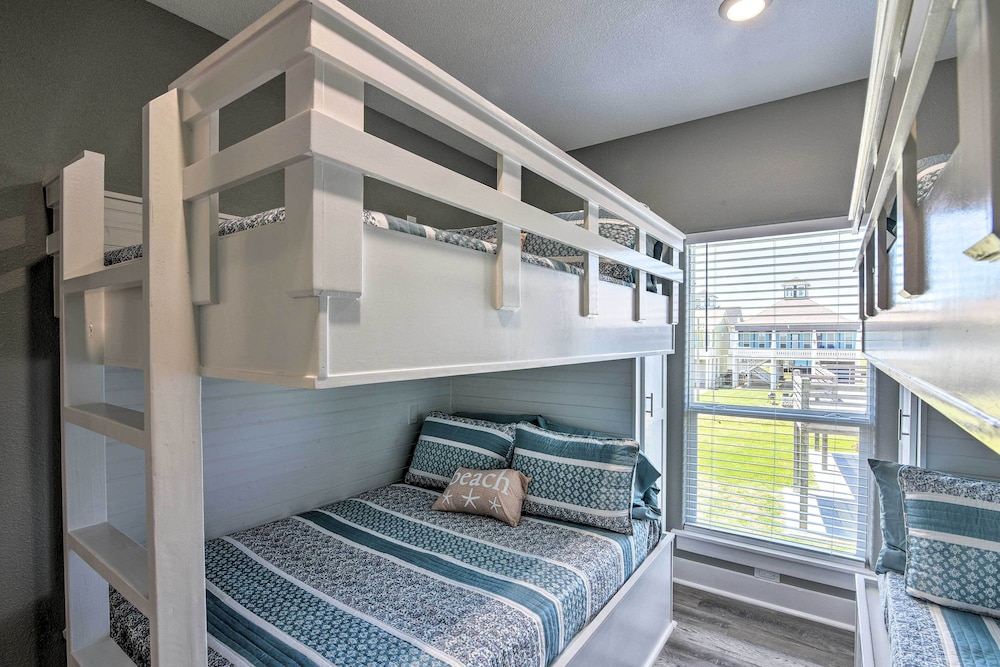 Steps to Coast: Bolivar Peninsula Beach House! view 2