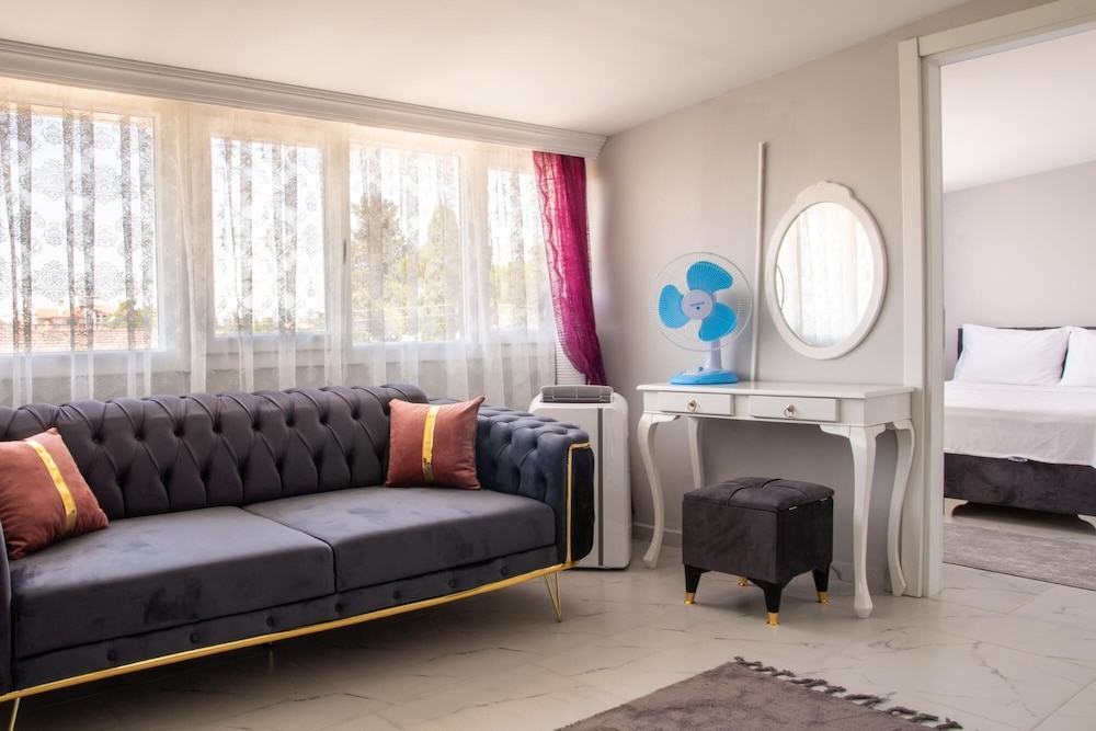Modern Flat 10 min to City Center and Sea in Urla view 3