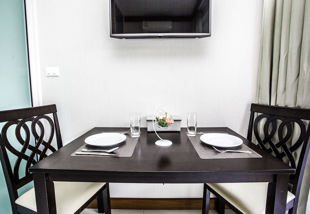 Q Kata Residence