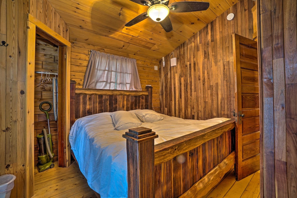 Pittsburgh Vacations - Scenic Log Cabin With Fire Pit  Stocked Creek! - Property Image 3