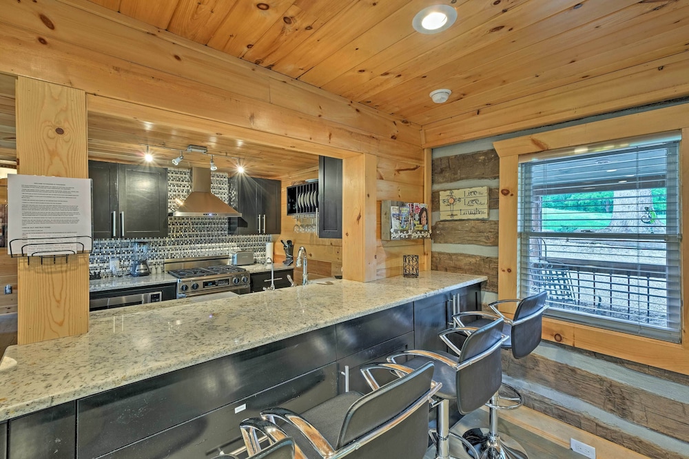 Douglas Lake Cabin W/dock - 25 Mi to Pigeon Forge!