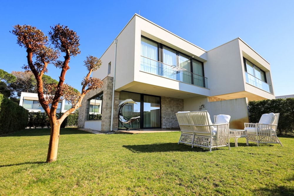 Sanpietro Vacation Villa 006