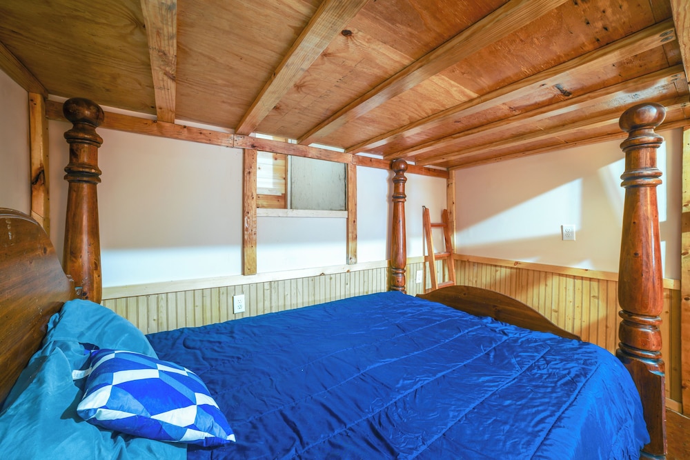 Sunrise & Sunset Views: Rural Elkhart Studio!
