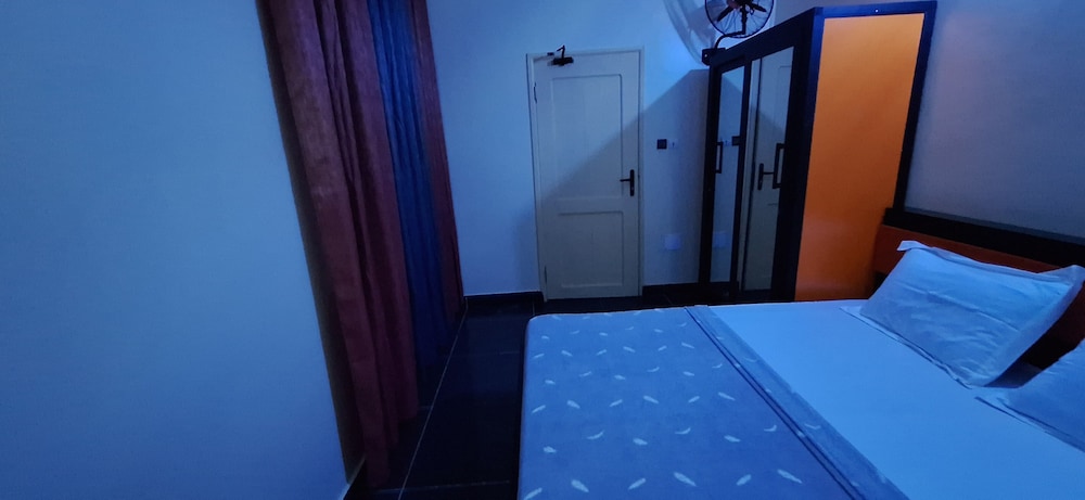 Room-economy Double Bed in Royal Blue Gu