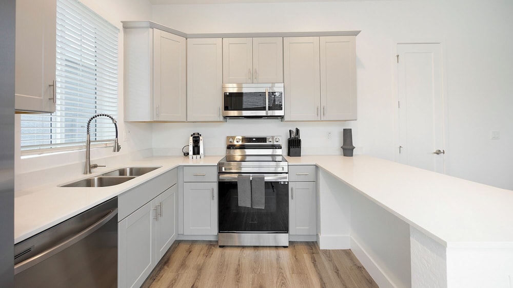 Landing Apartments Phoenix - Maryvale Village