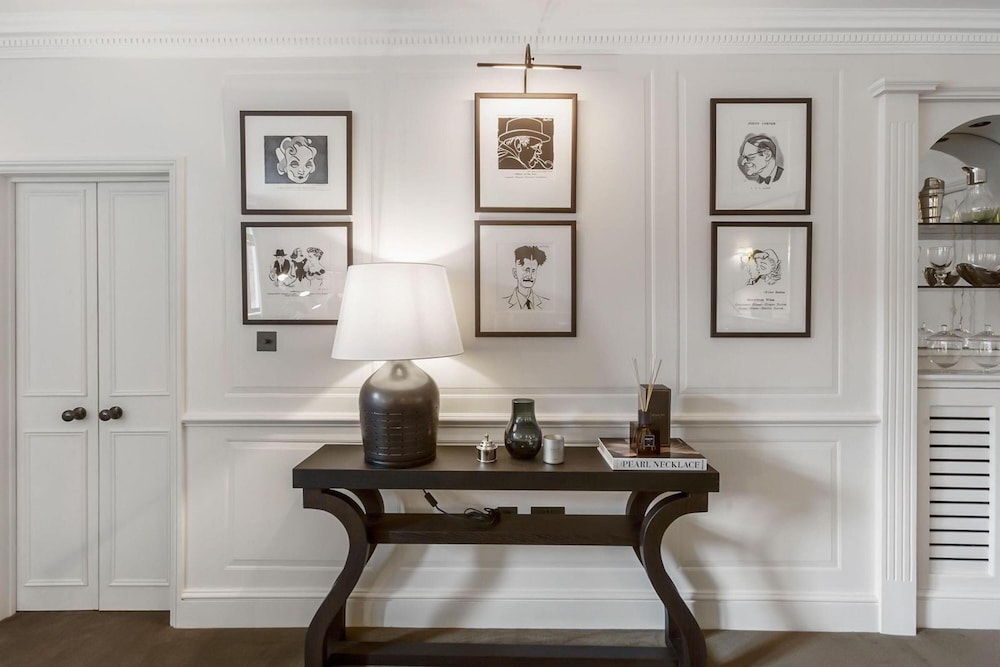Knightsbridge 3-bed 2-bath by Harrods