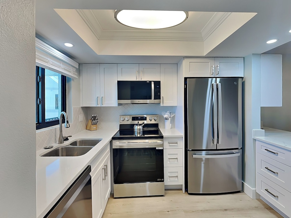 Seaside 2 by Distinctive Beach Rentals