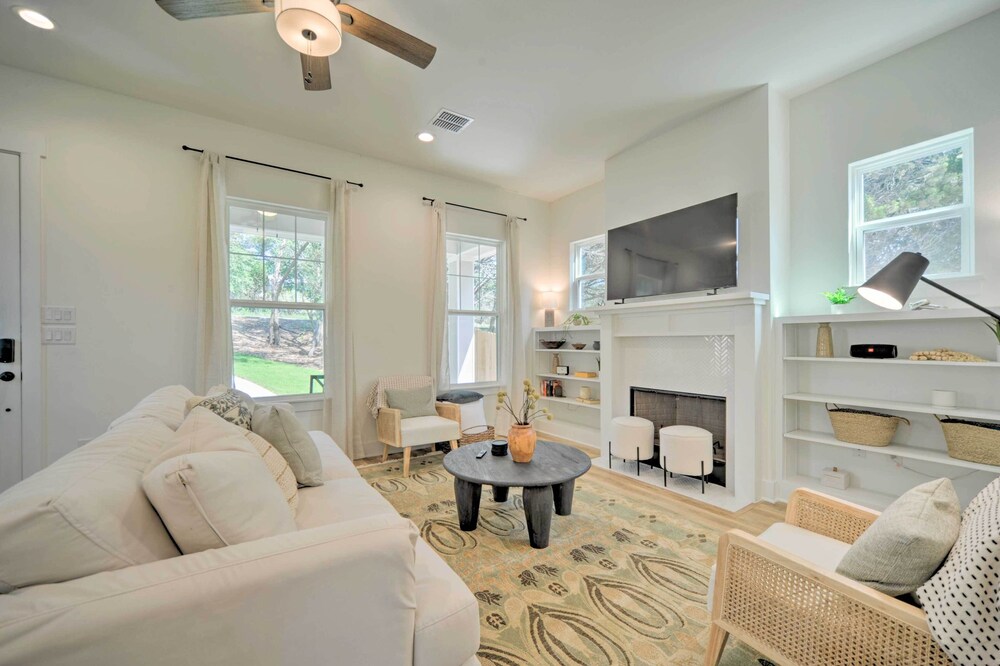Canyon Lake Home w/ Deck ~ 1 Mi to Comal Park view 4