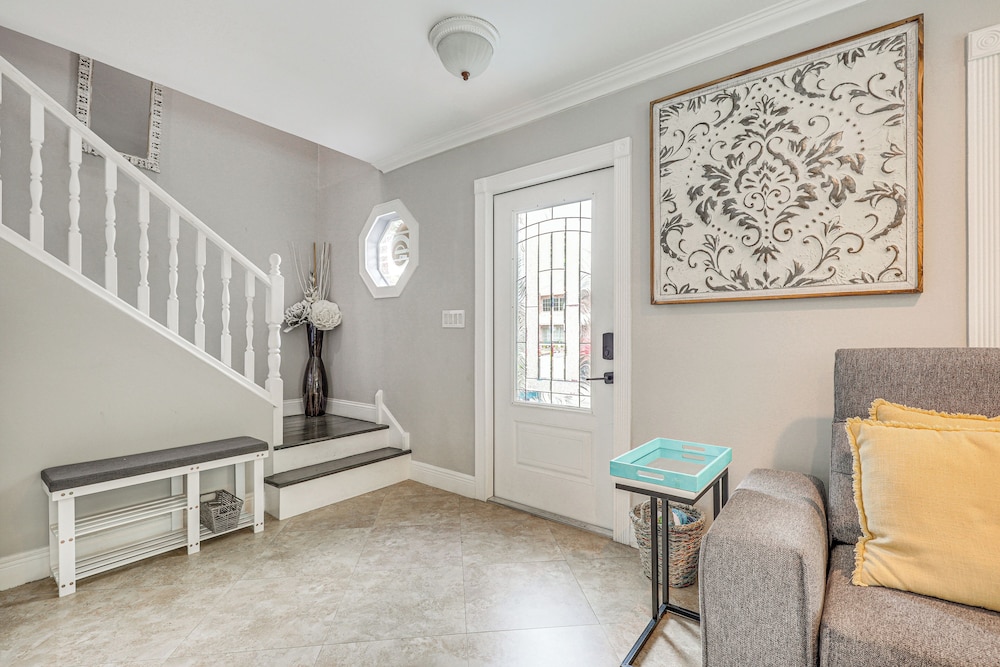 Sun-soaked Pompano Beach Home w/ Private Pool!