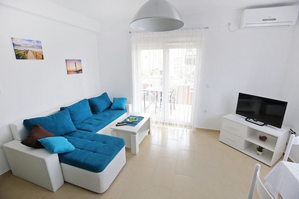 Apartments Kapetan