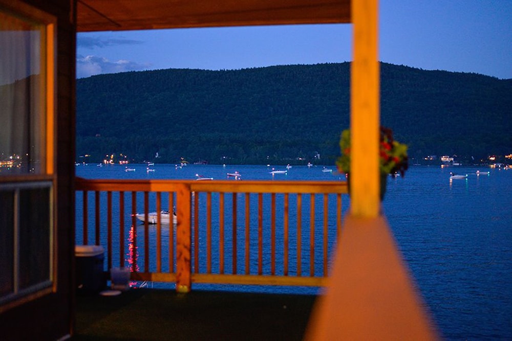 Lake Crest Inn