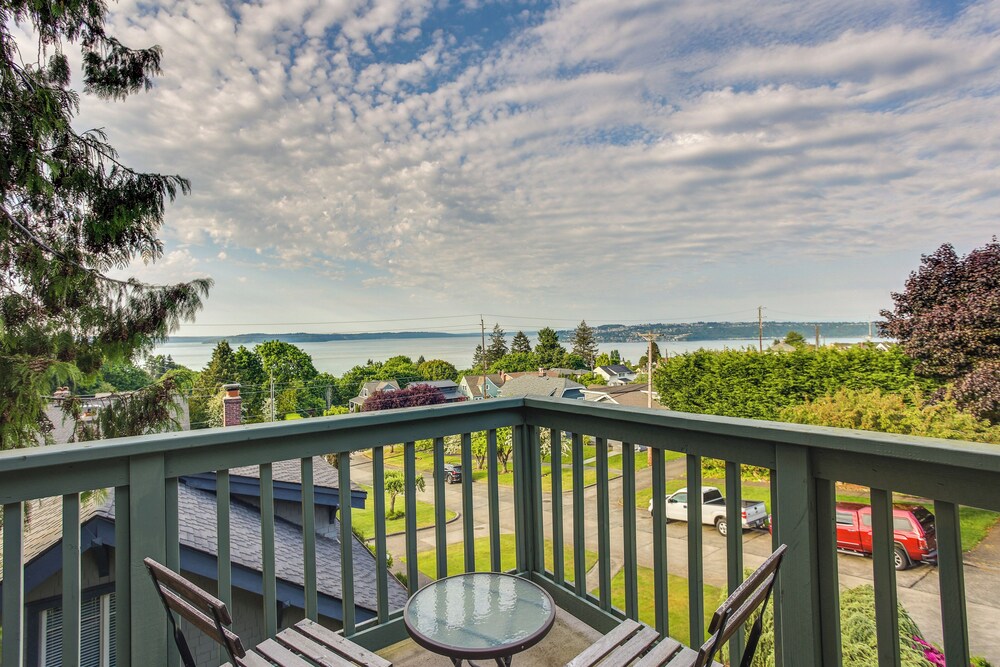 Serene Tacoma Home w/ Furnished Deck  Views! - Property Image 10