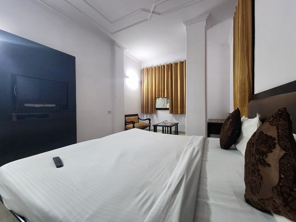 Hotel Grand Central Near Karolbagh Metro