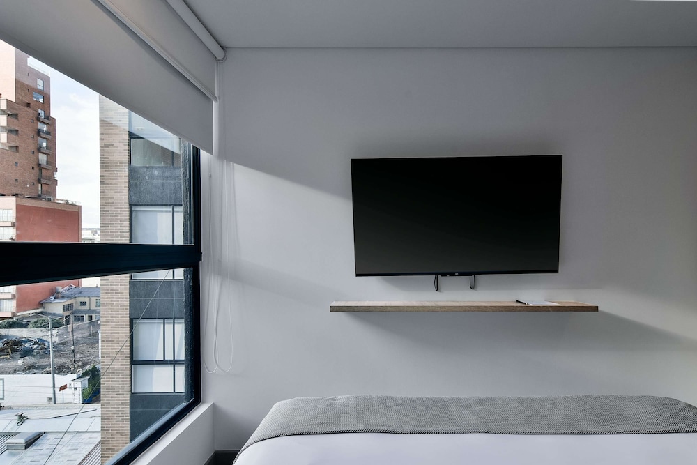 w Comfy Loft w Perfect Deco in Santa Barbara