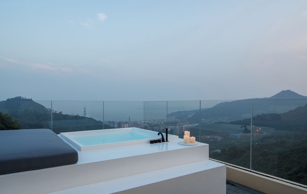 Miyue Shenzhen Tianlu Secret Wild Wizard Holiday Hotel