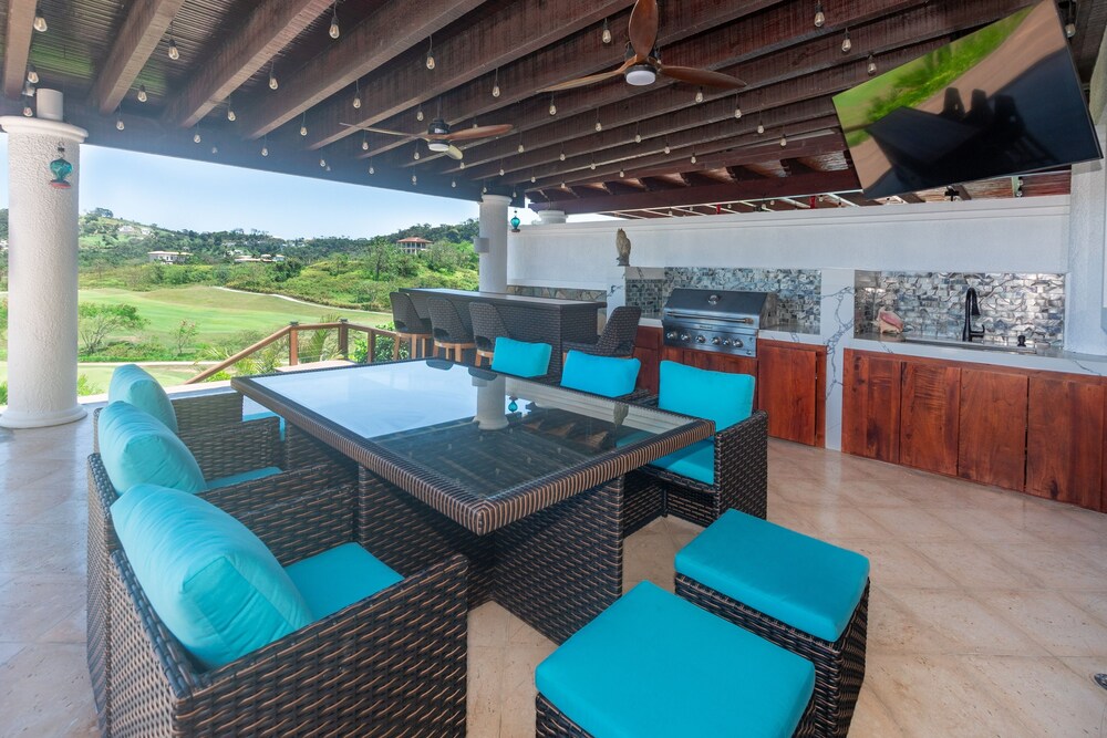 Pristine Bay 1005- Villa Loce 4 Bedroom Home