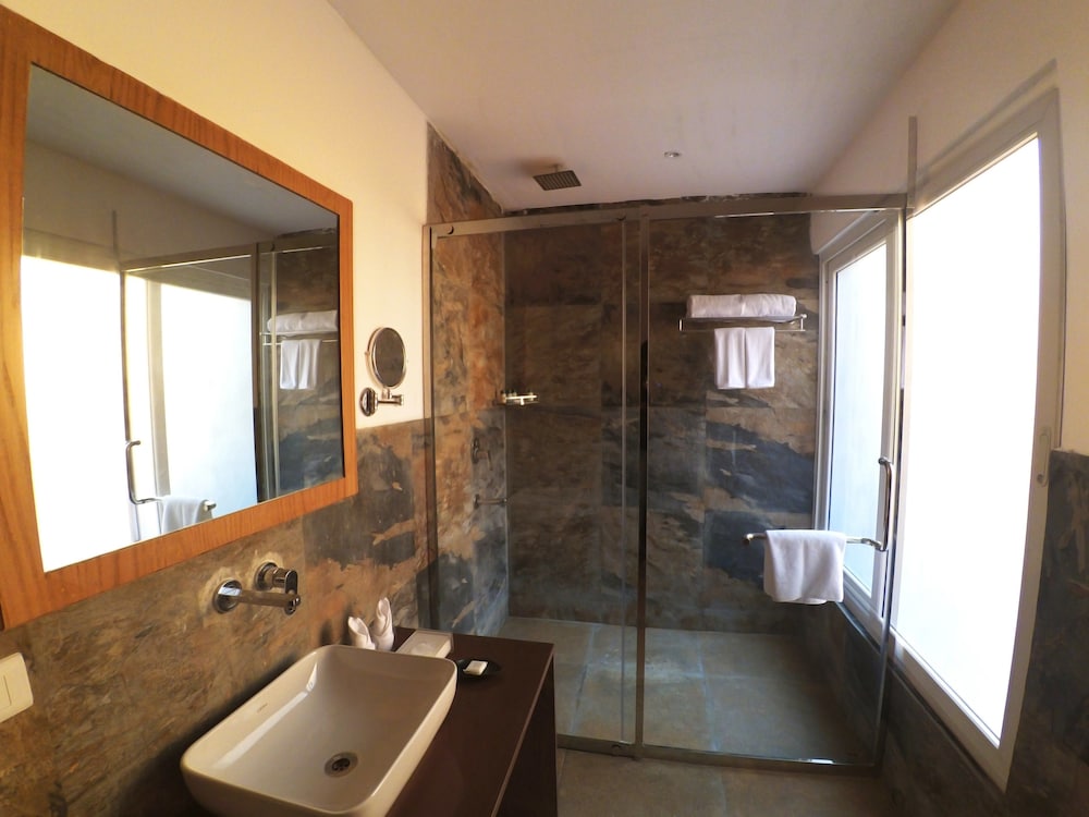 Bamboo Saa Resort & Spa
