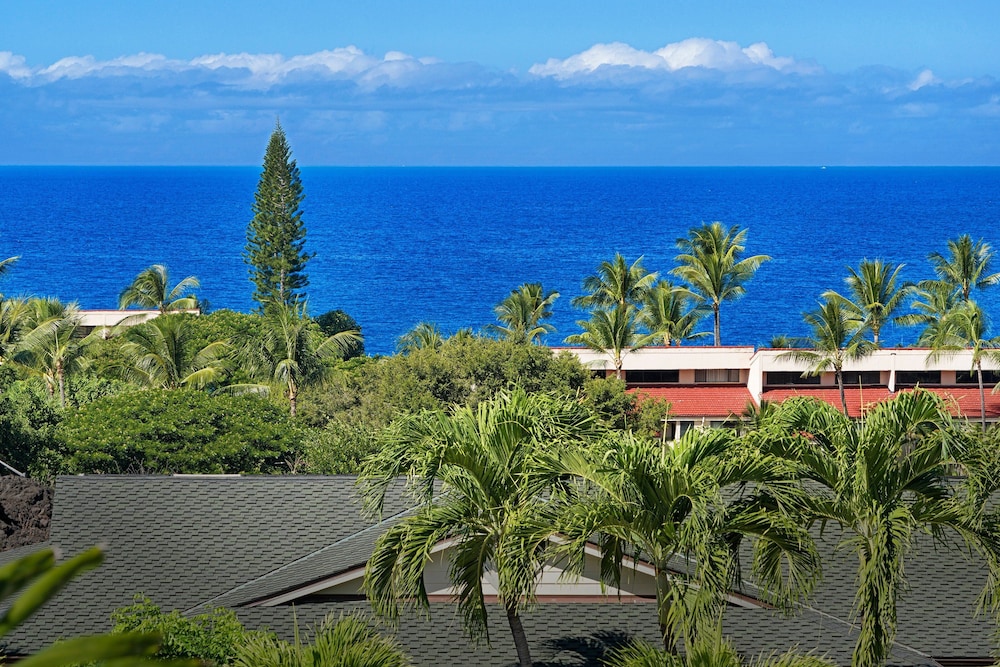 Ocean View - AC & Wifi - Walk to Beach & Shopping - Vrkcv