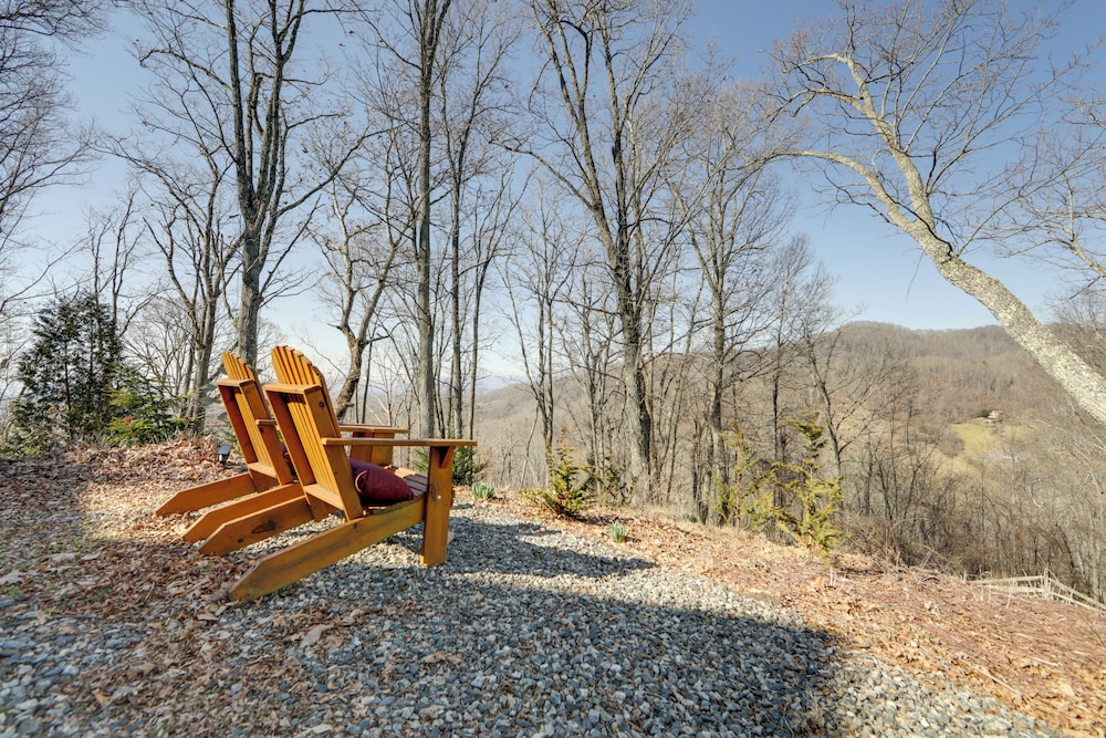 Secluded Mtn-view Retreat in Mars Hill