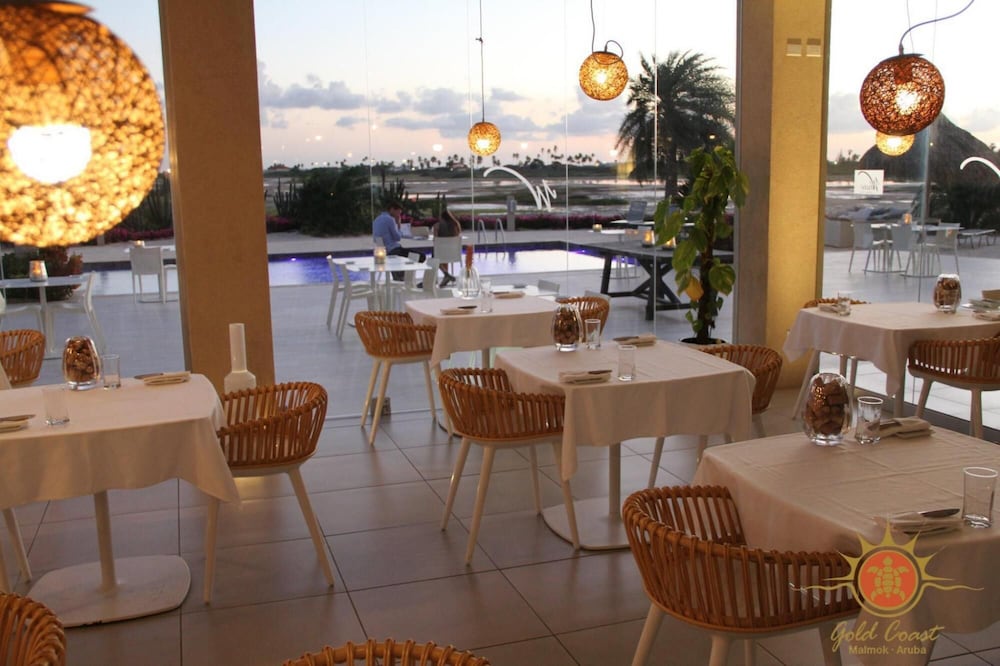Amazing 4br3 5BA Villa w Private Pool Goldcoast