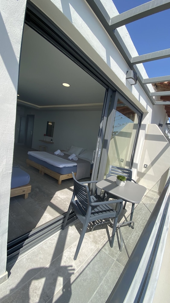 Ostria Apartments