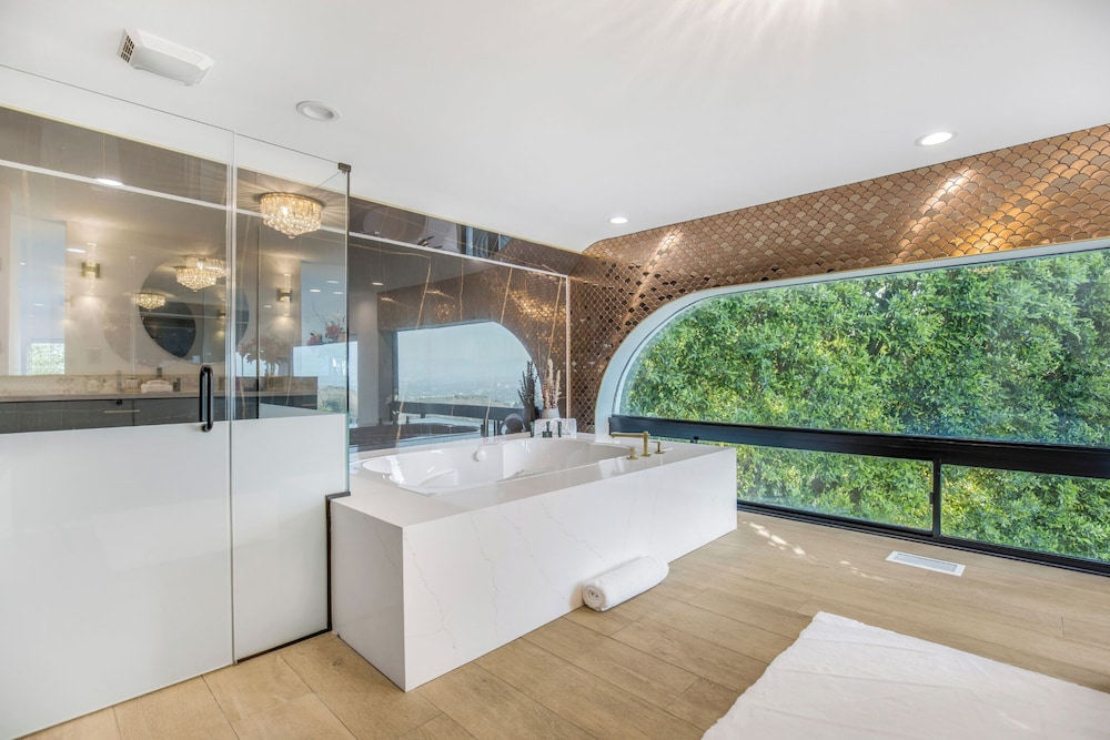 Los Angeles Vacations - Bel Air Yacht Mansion - Property Image 48