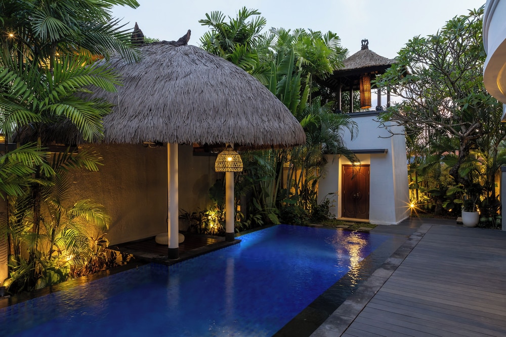 Aragreen Berawa Villa