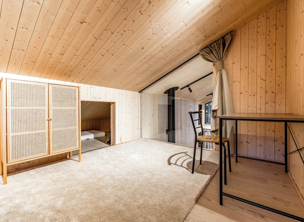 Modern Luxury 4BR Villa Levi Center