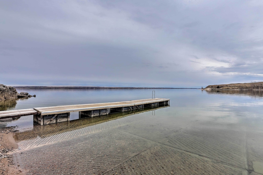 2-level Home w/ Deck: 1/2 Mi to Lake Mcconaughy! - Property Image 3