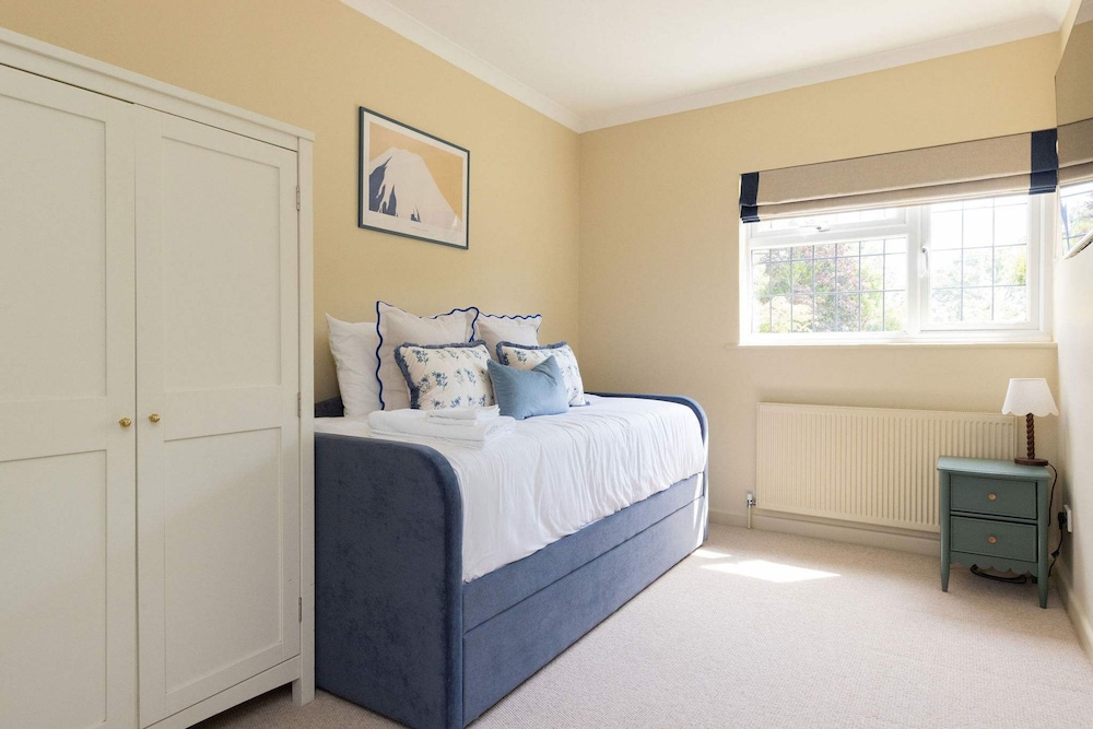 Homely Cottage for 6 Near Chichester Goodwood
