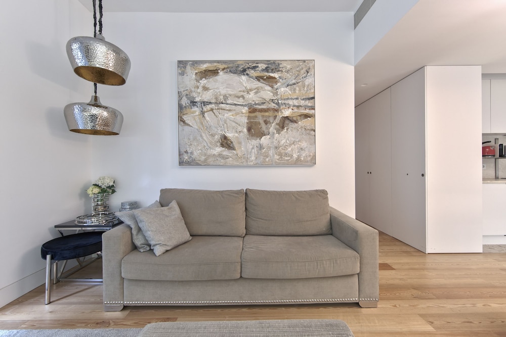Downtown Prime by Homing