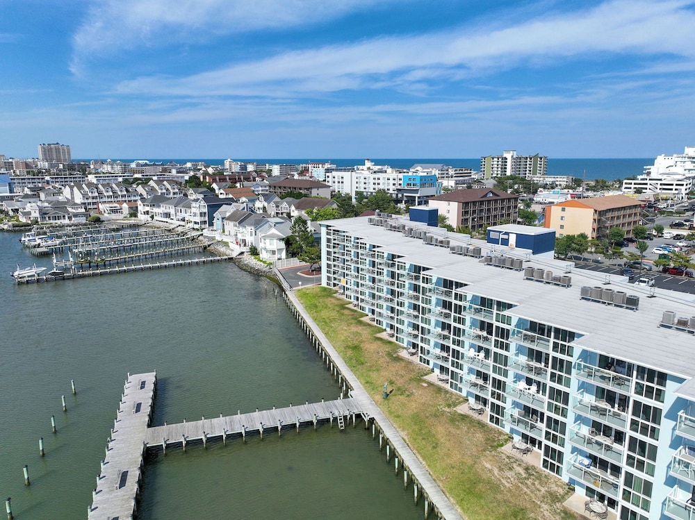 Bay Club Resort by Coolvacay