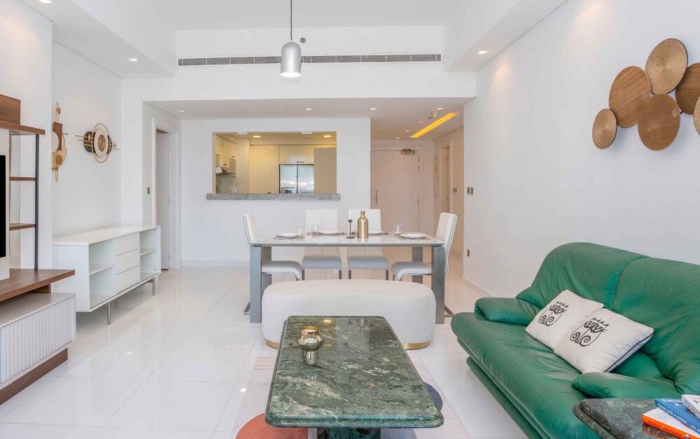 Spacious 2BR Marina Residence 4