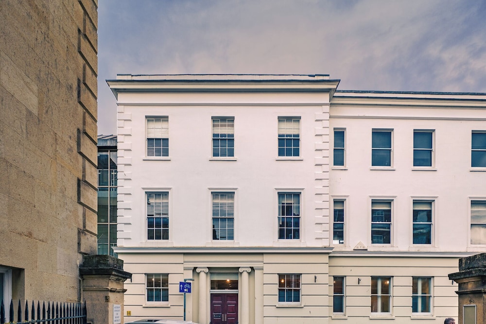 Stunning HighStreet Escape in Cheltenham