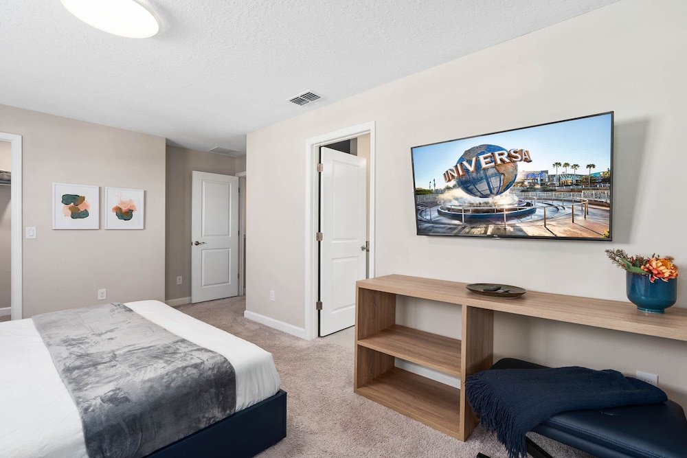 Super Close- Disney s Parks w Theme Rooms Pool