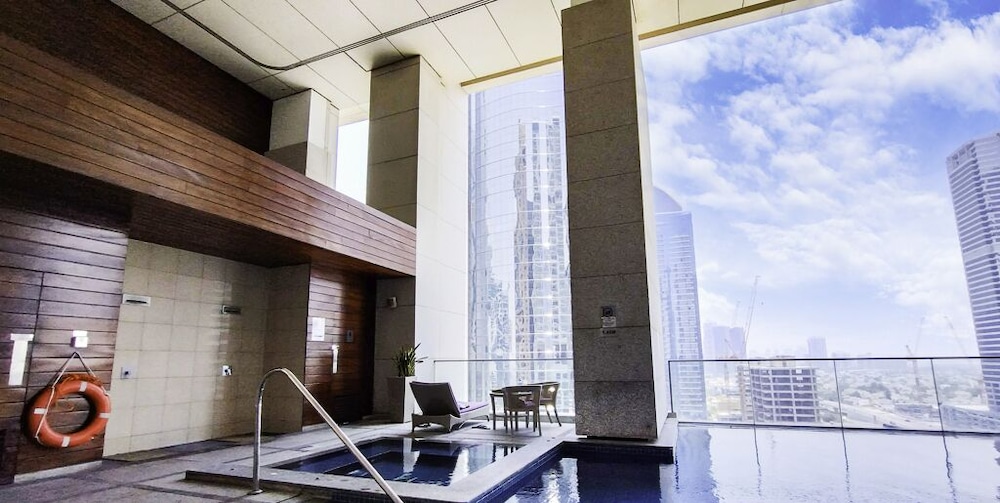 LUX The Bonnington JLT Suite 2