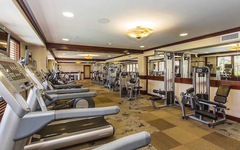 Beachfront Condo at Beach Villas at Ko Olina Hale Hoaloha by Avantstay