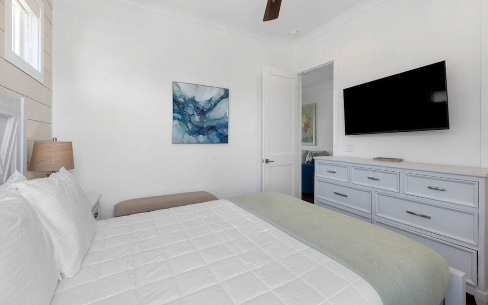 5BR Getaway w/ Private Pool, Golf Cart, 4 Bikes & 30A Convenience!